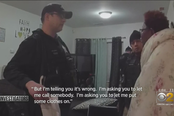 الشرطة الامريكية تواصل عنصريتها.. تكبّل امرأة سوداء بريئة في شيكاغو