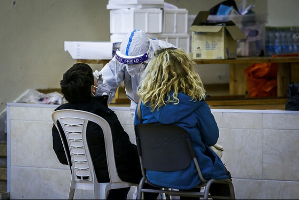 יותר משלושה מיליון ישראלים התחסנו נגד קורונה, 64 חולים מתו בסוף השבוע