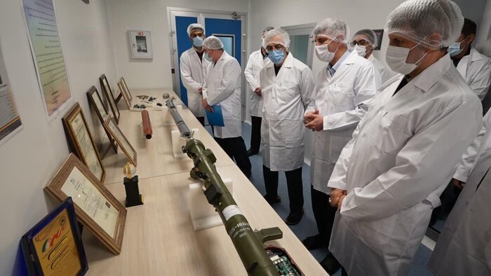 ايران تُطلق خطّي إنتاج للصواريخ المحمولة على الكتف ووقود للصواريخ