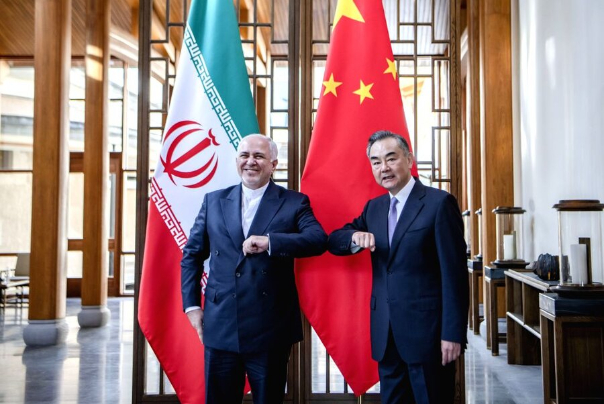 ما أهداف زيارة وزير الخارجية الصيني إلى إيران؟