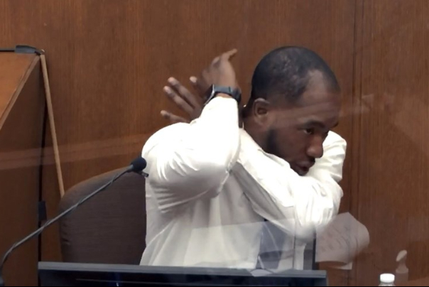 شاهدٌ يصف مقتل جورج فلويد: كان يموت ببطء مثل سمكة في كيس