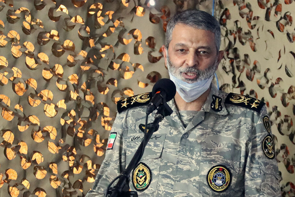 قائد الجيش الايراني يتحدّث عن قدرات أسراب الطيران المسيّر