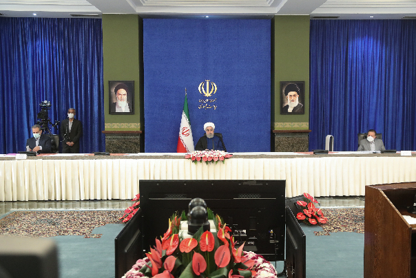 روحاني: لن نتوقف لحظة واحدة من أجل انتزاع حقوق الشعب الإيراني
