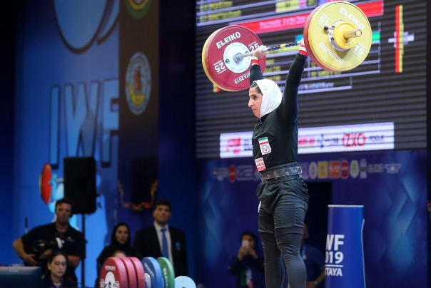 شکسته شدن رکورد وزنه‌برداری توسط وزنه بردار زن ایران