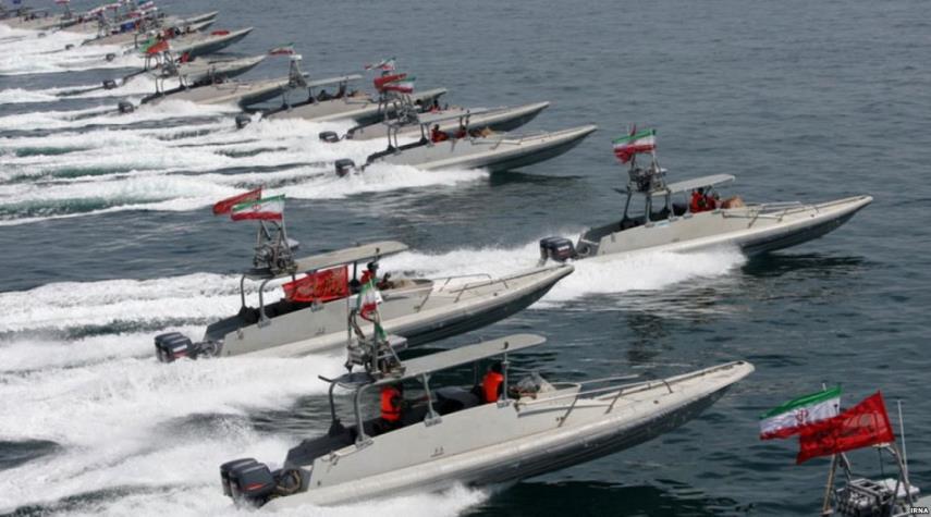 حرس الثورة الاسلامية يعلن إطلاق عيارات تحذيرية ضد سفن أمريكية في هرمز