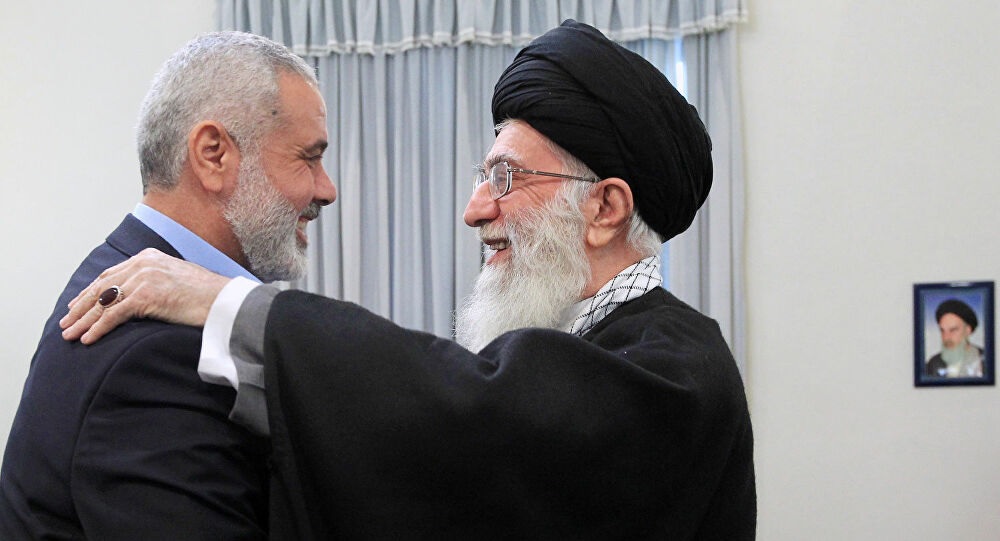 هنية يستعرض آخر تطورات العداون على غزة في رسالة لقائد الثورة