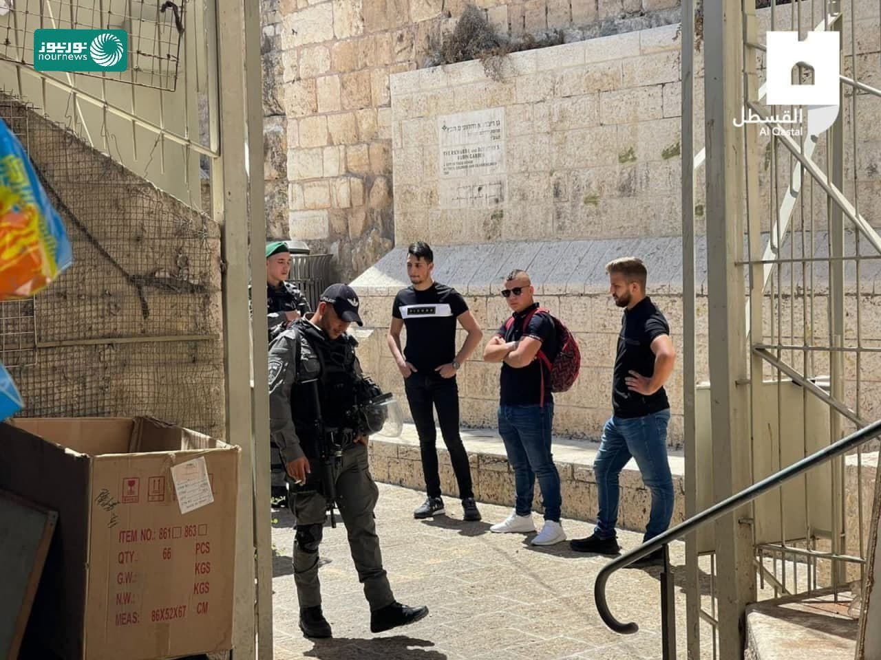 دستگیری جوانان فلسطینی در صحن مسجدالاقصی از سوی رژیم صهیونیستی