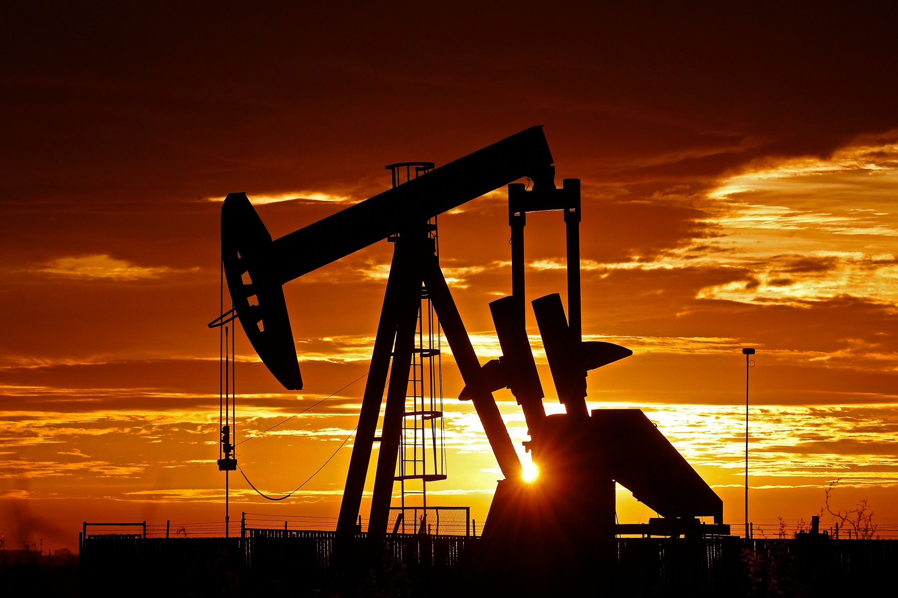 کاهش 31 درصدی درآمد 5 شرکت بزرگ نفتی