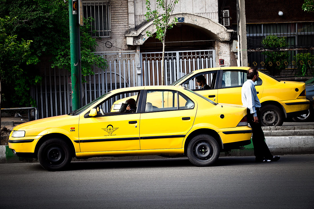 فوت بیش از 400 راننده تاکسی بر اثر کرونا در تهران/ انتقاد از بی‌توجهی به نامه‌نگاری‌ها درباره واکسیناسیون رانندگان