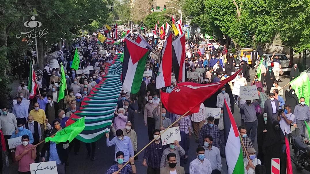 مسيرة للمصلين في طهران احتجاجا على الهجمات الصهيونية على قطاع غزة