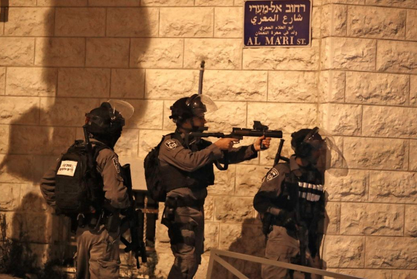 اعتقالات واسعة في الضفة والقدس ومواجهات ساخنة في نابلس