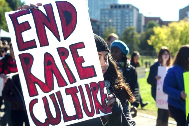 اعتراض دختران اروپایی به فرهنگ تجاوز و خشونت جنسی