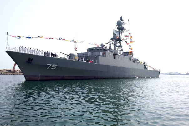 ايران تضمّ رابع مدمرة محلية الصنع لأسطولها البحري.. تعزيزا لأمنها المائي