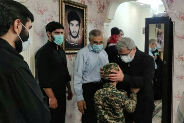 سردار قاآنی و حجت‌الاسلام محمدی با خانواده شهید «حسن عبدالله‌زاده» دیدار کردند