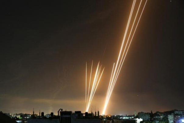 صحيفة: المقاومة بغزة ترفع درجة الاستعداد.. والتصعيد سيبدأ من "مدن الاحتلال الكبرى"