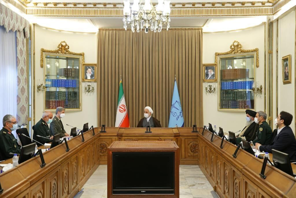 العميد حاتمي يقدّم تقريرا لرئيس السلطة القضائية عن منجزات وزارة الدفاع