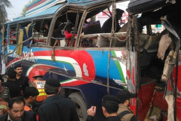 ده کشته در انفجار اتوبوس در پاکستان