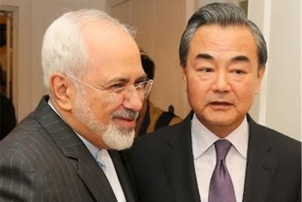 ظريف لنظيره الصيني: طهران تولي أهمية كبيرة للعلاقات مع بكين