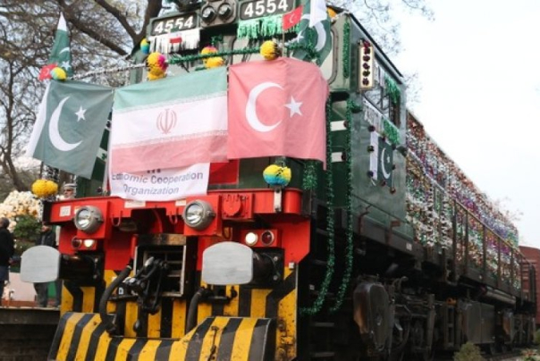 انطلاق أول رحلة قطار شحن على خط إسلام آباد- طهران- إسطنبول