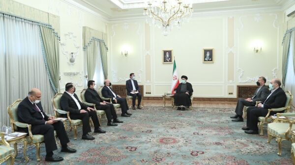 آية الله رئيسي: ايران تدعم تشكيل برلمان وحكومة قويين في العراق