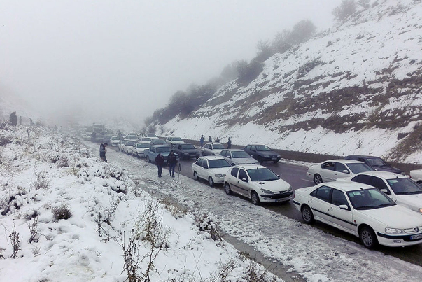 46 محور فرعی و اصلی در کشور مسدود است/ برف و باران در جاده‌‍‌های 20 استان