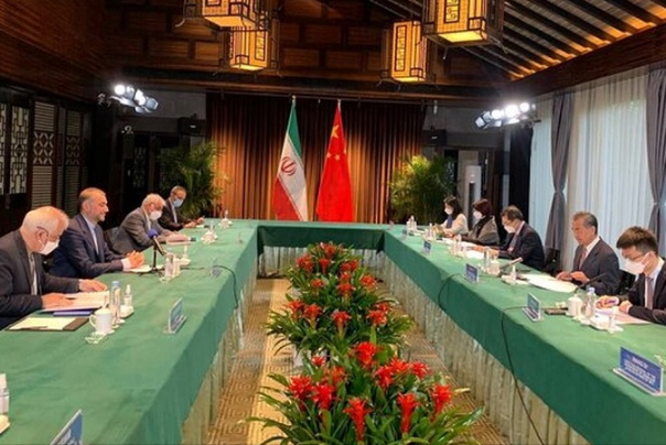 Встреча и переговоры глав МИД Ирана и Китая на полях саммита министров иностранных дел стран-соседей Афганистана