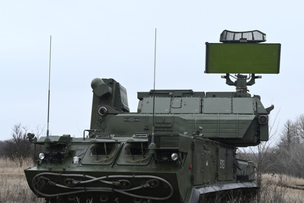 الدفاع الروسية تنشر فيديو لإسقاط مسيّرات "بيرقدار" التركية في أوكرانيا (فيديو)