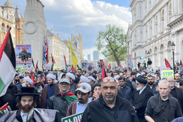 نشطاء بريطانيون يؤكدون على استئصال الكيان الصهيوني