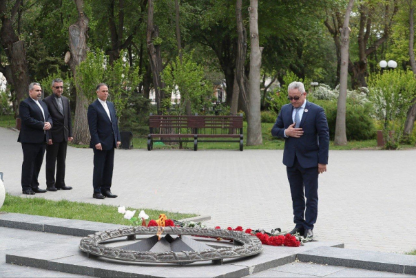 Дипломаты Туркменистана в Астрахани отдали дань памяти солдатам