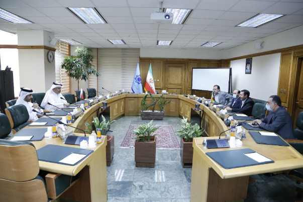 Посол Катара в Тегеране провел встречу с главой Центробанка