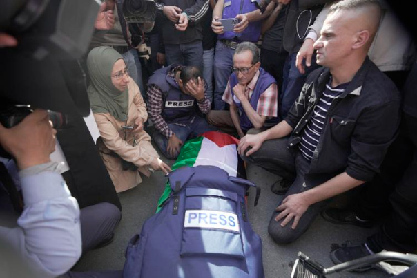 ארה"ב מגנה בחריפות את הרג העיתונאי הפלסטיני אבו עקל'ה, קוראת לחקירה מיידית