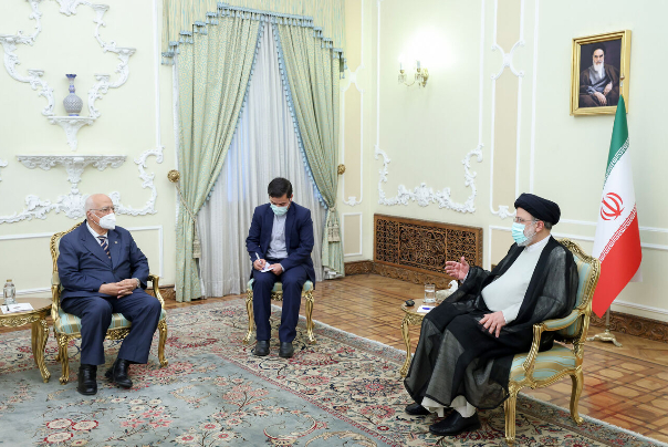 السيد رئيسي يؤكد على تطوير التعاون بين طهران وهافانا