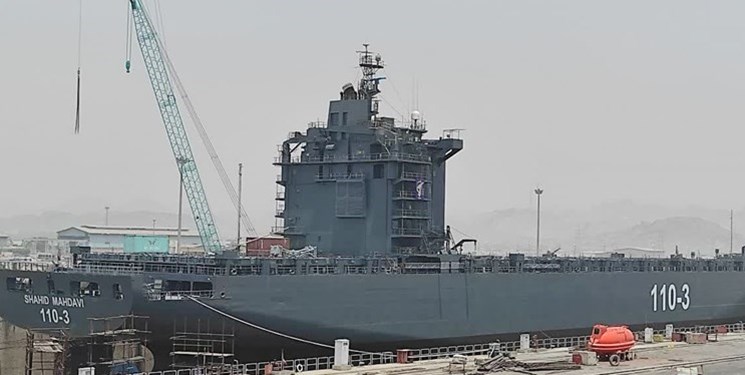 قريباً.. البحرية الايرانية تضم ثاني سفينة حربية عملاقة لأسطولها