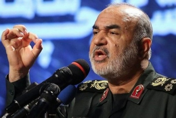 מפקד משמרות המהפכה מדגיש את ערנותה של האומה האיראנית נגד מזימות אויבים