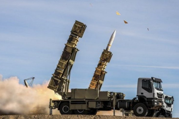صواريخ "باور 373" تدخل الخدمة بالدفاع الجوي الايراني