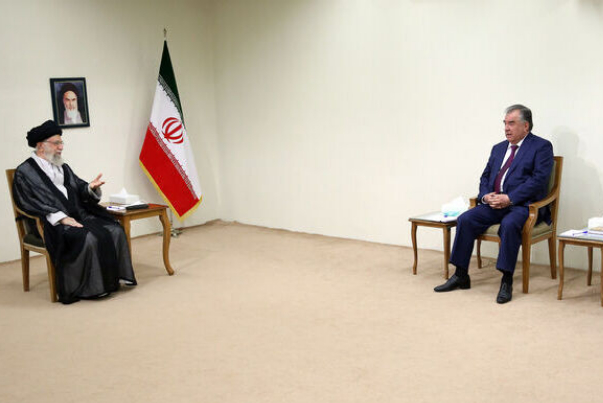 Президент Таджикистана провел встречу с Верховным лидером Ирана