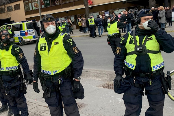 11 نفر از اعضای گروهک منافقین در درگیری با پلیس سوئد دستگیر شدند