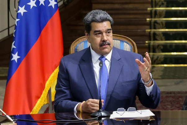 مادورو: سنشهد قريبا ولادة عالم جديد