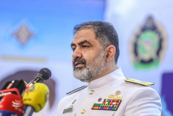 الادميرال ايراني: البحرية الإيرانية مستعدة لإغاثة السفن في المياه الدولية
