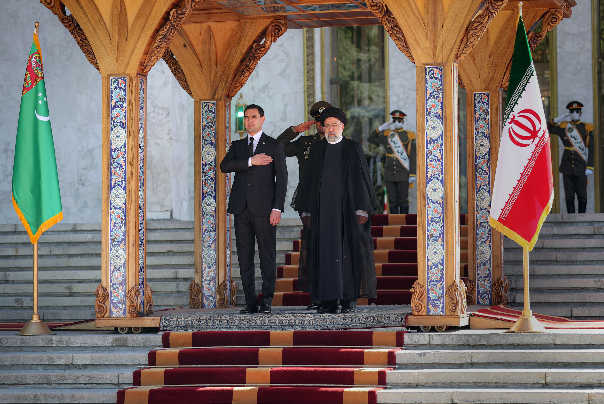 الرئيس الايراني يستقبل نظيره التركماني في طهران
