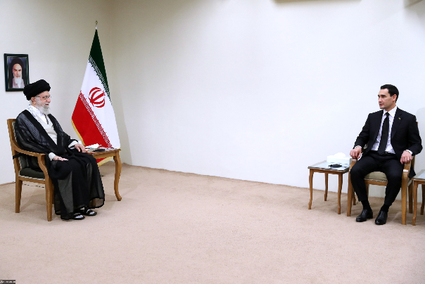 الإمام الخامنئي: هنالك معارضون للعلاقات بين ايران وتركمنستان