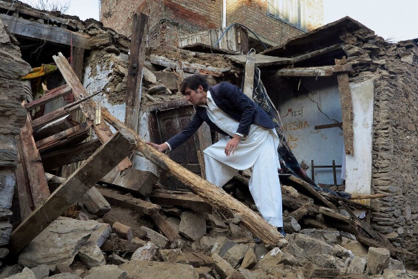 Глава МИД Ирана выразил соболезнования жертвам землетрясения в Афганистане