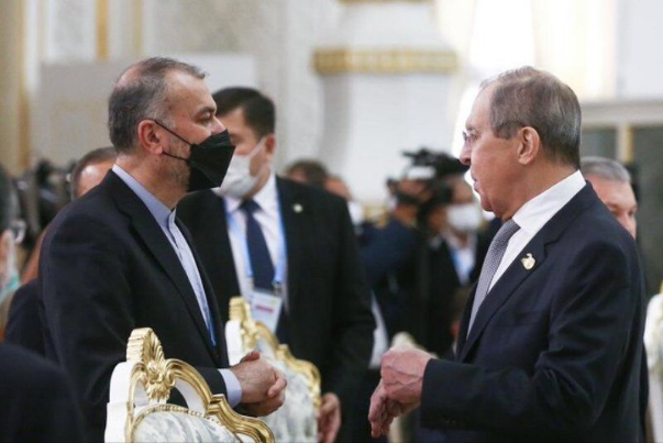Главы МИД Ирана и России провели встречу