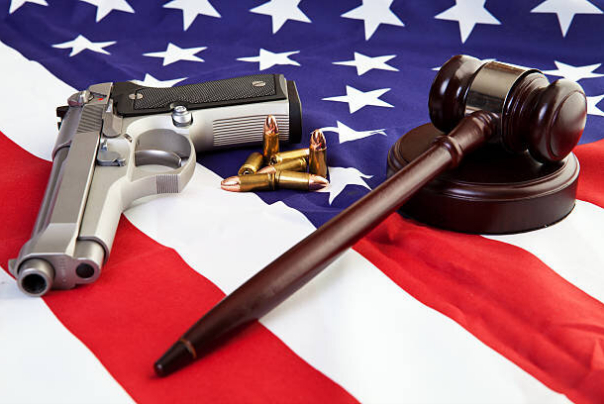 دیوان عالی آمریکا از آزادی حمل سلاح در اماکن عمومی حمایت کرد