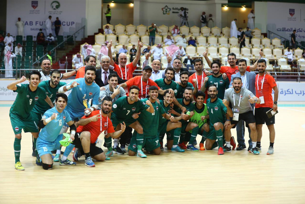 مدرب ايراني يقود العراق الى نصف نهائي كأس العرب لكرة الصالات