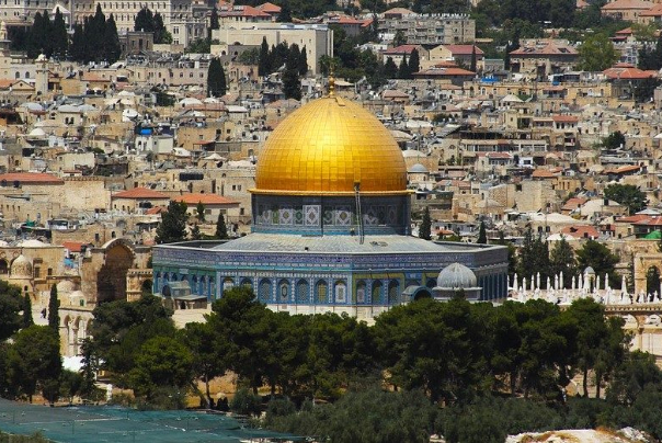 الاحتلال يسرق أراضي القدس في العلن