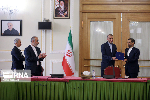 الخارجية الايرانية تولي اهتماما خاصا بالدبلوماسية العامة