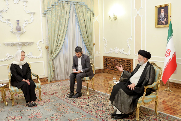 Раиси назвал принятие резолюции по Ирану в ходе переговоров неответственным шагом