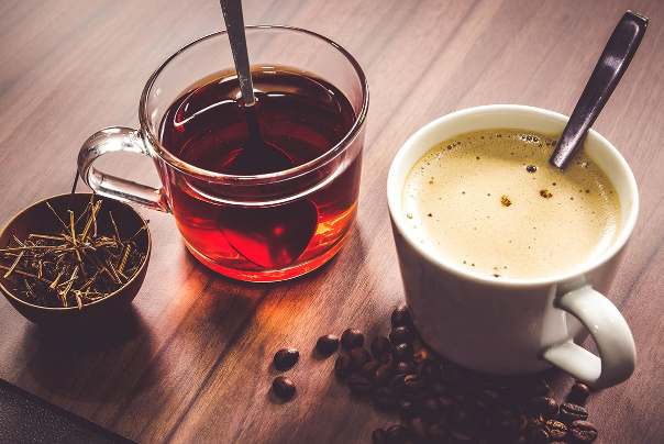 چای و قهوه باعث کم آبی بدن می شوند؟