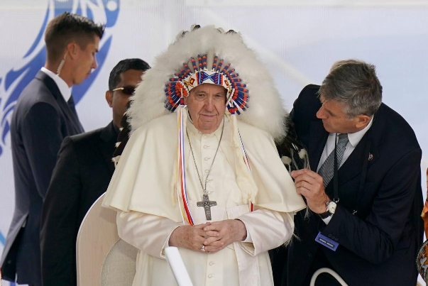 پاپ بابت "خباثت اهریمنی رقت‌انگیز" از بومیان کانادایی عذرخواهی کرد